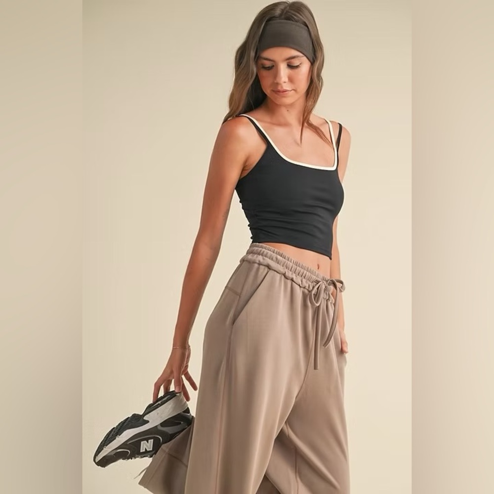 1 LEFT!! ✨Two Toned Layer Cami Top